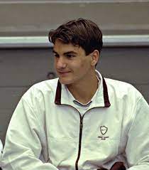 Roger federer only played one tournament in 2020 after a knee operation curtailed his season. Roger Federer Link On Twitter Young Rogerfederer