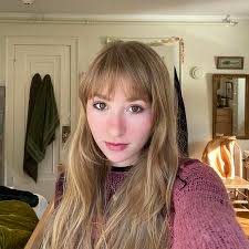 Medium lacy lavender Leigh Bantivoglio top