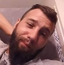 Just got the motor out to start refreshing paint and do some polishing, but  this is when i noticed some noise from the pump when turning it by hand. I  have a