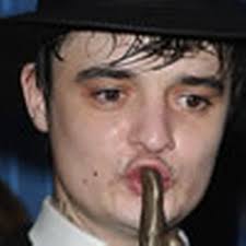 The babyshambles singer is believed to have fathered a love child named aisling with lindi hingston. Pete Doherty S Secret Scots Gig Ends In Chaos After Singer Turns Up Four Hours Late Daily Record