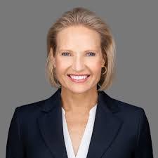 Sarah Manno's Instagram, Twitter & Facebook