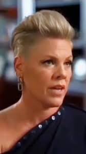 Sara Benton (@aproductoflife)