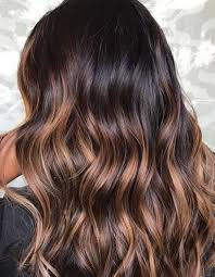 Sur cheveux bruns balayage soi meme balayage chocolat caramel balayage marron glacé balayage marron chocolat balayage californien brune balayage caramel carre balayage ombre brune. Le Marron Glace Decouvrez La Couleur De Cheveux Tendance 2019 En 80 Photo