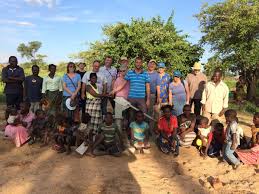 Die Gruppe Vom Lgv Aus Ihringen Ist Zuruck In Deutschland In Malawi Hat Die Gemeinschaft Den Einheimischen Einen Brunnen Gespendet Spenden Gemeinschaft Dorf