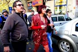 In puii mei naomi la farmacie. In Puii Mei Made By Artist Blog