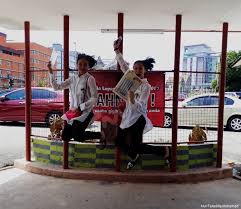 / smk gajah berang melaka. Bernama On Twitter Pelajar Kembar Aini Sophie Dan Aina Sophia Dari Smk Infant Jesus Convent Melaka Melonjak Gembira Selepas Mendapat Keputusan Spm2017 Https T Co Mo6jl835is