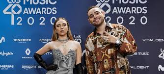 #reik #roccohunt #anamenaa un paso de la luna remix¡escucha «a un paso de la luna remix» en tu plataforma favorita! La Tercera Vida De A Un Paso De La Luna De Ana Mena Y Rocco Hunt Nuevo Remix Con Reik Musica Los40