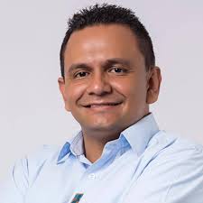 Alejandro Bustamante updated their profile picture.