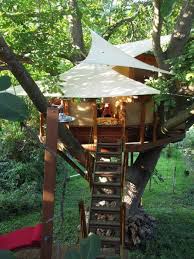 Wellness Im Garten Mit Einer Aussensauna Mit Holzofen Planungswelten Baumhaus Coole Baumhauser Kinder Baumhaus