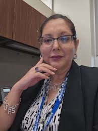 Hi Everyone! I am grateful to be a part of this group. I wanted to  introduce myself. My name is Rebecca, and I am a full-time Animal Keeper  working toward building my