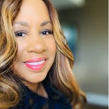 Karen Van's Instagram, Twitter & Facebook