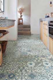Un Sol Stratifie Carreaux De Ciment Pour La Cuisine Sol Stratifie Ciment Stratifie