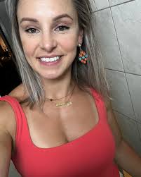 They say 'don't judge a book by its cover'—but this cover just got a deep  clean, a fresh blowout, and maybe a little contouring.✨💁‍♀️ I clean up so  nicely, I'm starting to