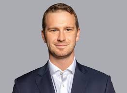 Tom Kunkel's Instagram, Twitter & Facebook