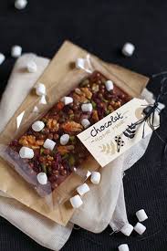 13 Idees De Cadeaux Gourmands Tres Yummy Le Yummy Blog Par Yummy Magazine Cadeaux Cuisine Tablette De Chocolat Chocolat Au Lait Maison