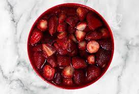 تصوير فراولة مقطعة موسم الفراولة strawberry photography strawberry food fruit