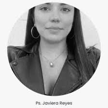 Paz Reyes's Instagram, Twitter & Facebook
