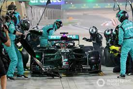 Mercedes has achieved extraordinary successes since 2014, perhaps none as underestimated as toppling red bull as formula 1's foremost car designer. Zizanie Au Stand Mercedes Ce Qu Il S Est Vraiment Passe