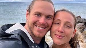 Junior Holmes's Instagram, Twitter & Facebook