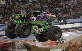Monster wallpapers, backgrounds, images 3840x2160— best monster desktop wallpaper sort wallpapers by: 4x4 Digger Grave Monster Monster Truck Race Racing Truck Hd Wallpaper Wallpaperbetter