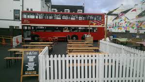 Muy a gusto de volver a bar mi casa. Double Decker Bus Bar Hire Mi Casa Events