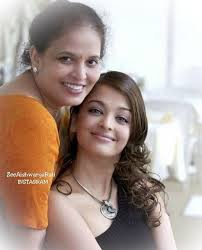 With Her Mother Vrinda Rai Actress Aishwarya Rai Aishwarya Rai Beautiful Actresses