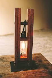 diese schreibtischlampe ist handgefertigt aus schwarznuss miteinander verbunden durch eine gemeinsame kreuz und desk lamp modern table lamp wood light fixture