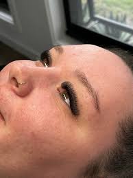 Looking for a salon that does eyelash extensions. Never had them before and  would love to try them out!