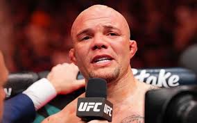 Anthony Smith shouts out Chael Sonnen for meaningful advice during  emotional retirement at UFC Kansas City