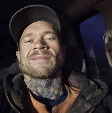 Violet Coates's Instagram, Twitter & Facebook