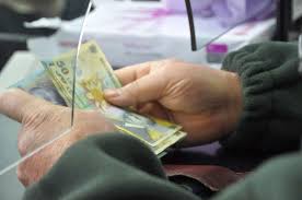 Actualul guvern intentioneaza limitarea dreptului lucratorilor la stat de a cumula pensia cu salariul. AngajaÈ›ii La Stat Vor Putea Munci PanÄƒ La Varsta De 70 De Ani InsÄƒ Nu Pot Cumula Pensia È™i Salariul Proiect De Lege Elaborat De CÄƒtre Guvern Ziarul Unirea