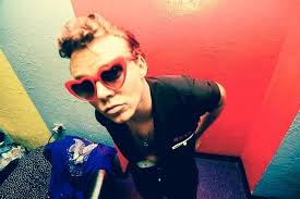 Pin By Xxnataliaxx On Ashton Irwin In 2020 Ashton Irwin Ashton Kurt Cobain