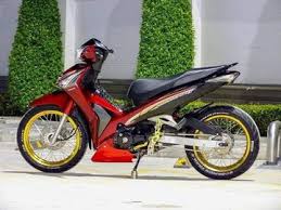 Jadi bagi brosis yang ingin tambil dengan warna cendol dawet, hijau daun atau ijo stabilo maka salah satunya adalah dengan modifikasi warna. Keluarga Honda Supra Jadi Lebih Keren Setelah Kena Modif Kaki Kakinya Gridoto Com