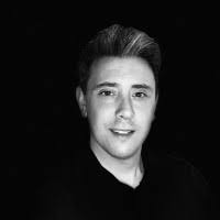 300+ perfiles de «Oreste»