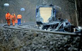 Der zug aus holzkirchen kommt in bad aibling an, mit vier minuten verspätung. Zugungluck Der Unfall Bei Bad Aibling Der Spiegel