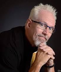 Steven Loucks's Instagram, Twitter & Facebook