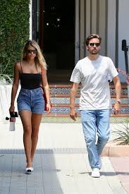 And sofia richie and her boyfriend, elliot grange, were together once again during a shopping trip in malibu on sunday. Sofia Richie Bares Long Legs In Daisy Dukes Out And About In Malibu Fashion Outfits Fashion Everyday Outfits
