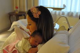 37 haftadan daha once dogan bebekler premature bebek olarak kabul edilir gunumuzde dogru tedavi ile 24 haftaliktan itibaren dogan bebekler square glass