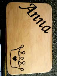 Fruhstucksbrett Mit Krone Fruhstucksbrett Bretter