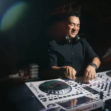 ANDRÉ FERRO (@djandreferro) • Instagram photos and videos