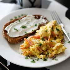 In a bowl whisk the eggs, heavy cream salt and black pepper. Salmon And Eggs Recipe Smoked Salmon And Scrambled Eggs
