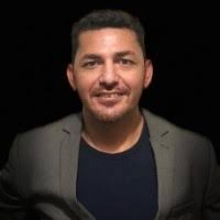 30+ perfiles de «Manuel Abad»