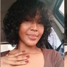 詩篇46:5 “上帝在她裡面,她不會跌倒。 ”