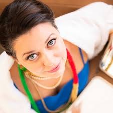 Notícia: Dedicado ao samba, disco de estreia da cantora e compositora  Mariana Moreira chega no dia 21 de abril, com show em BH