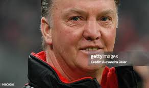 Martin Demichelis of Bayern and Lorenzo De Silvestri of Florence... News  Photo