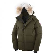 Canada goose ist spezialisiert auf kaltes wetter, was sich in ihren mänteln und jacken für herren und damen wiederspiegelt. Canada Goose Damen Parka Und Jacken Sale Im Canada Goose Schweiz Online Shop