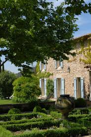 Luxury Holidays In Provence Bastide Exterieur Jardin Maison