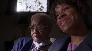 Six Feet Under" Coming and Going (TV Episode 2004)