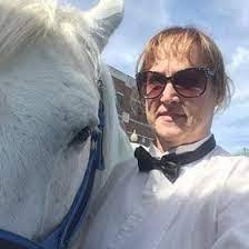 Linda Traxler's Instagram, Twitter & Facebook