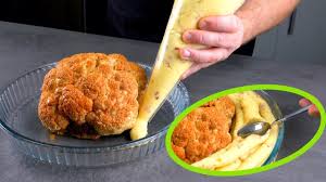 Blumenkohl in eine gefettete auflaufform geben und mit butterflocken belegen. Mit Hackfleisch Gefullter Blumenkohl In Einem Bett Aus Cremigem Kartoffelpuree Leckerschmecker